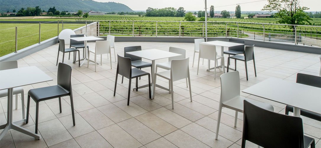 Ypsilon Outdoor